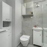 Stylish Near Hala Arena By Renters Apartment