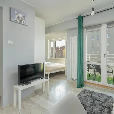 Stylish Near Hala Arena By Renters Apartament